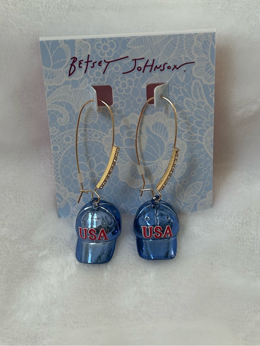 Betsey Johnson USA Baseball Cap Hoop Earrings NWT - Picture 2 of 5